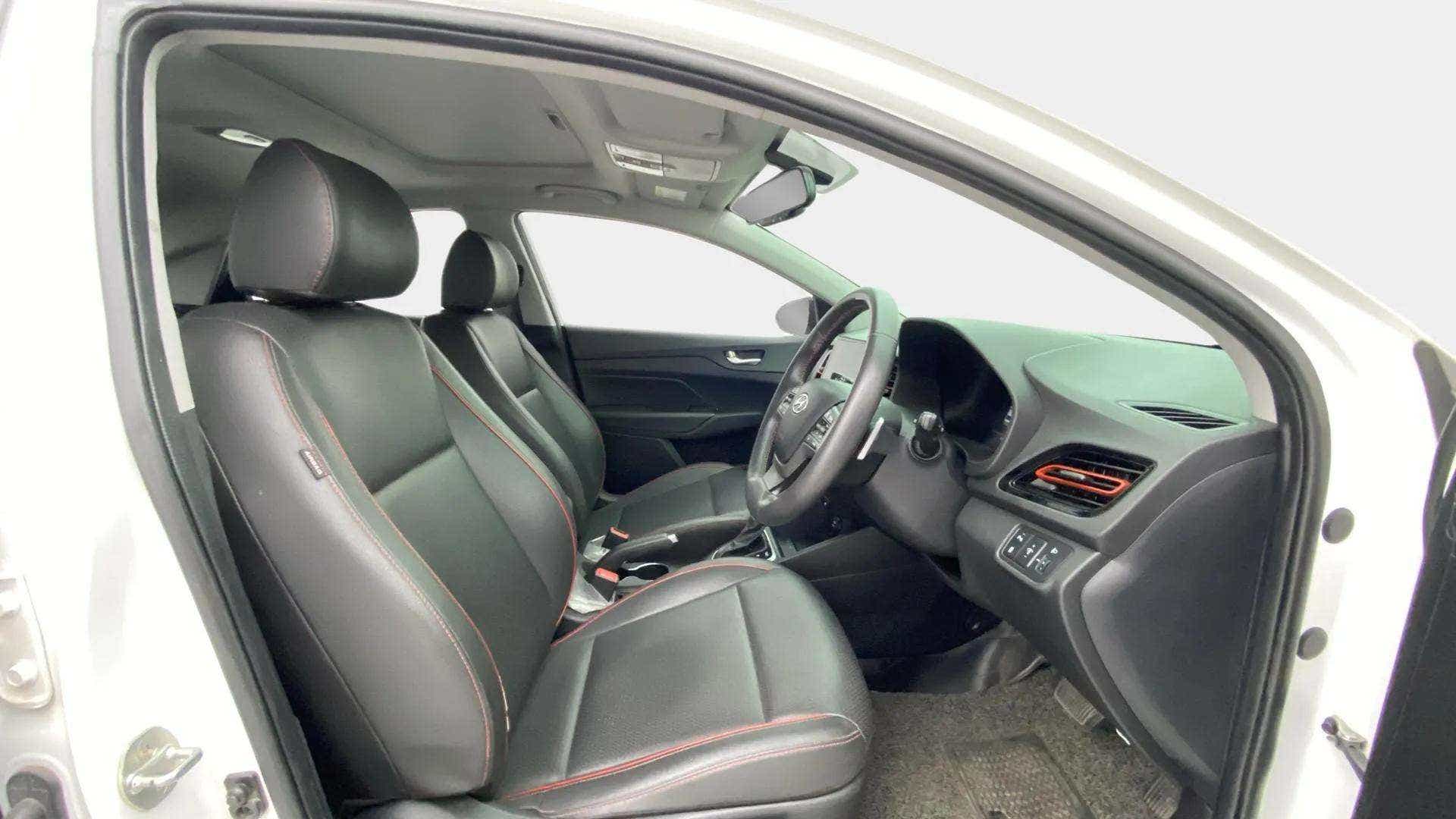 Front interior view of a Hyundai Verna