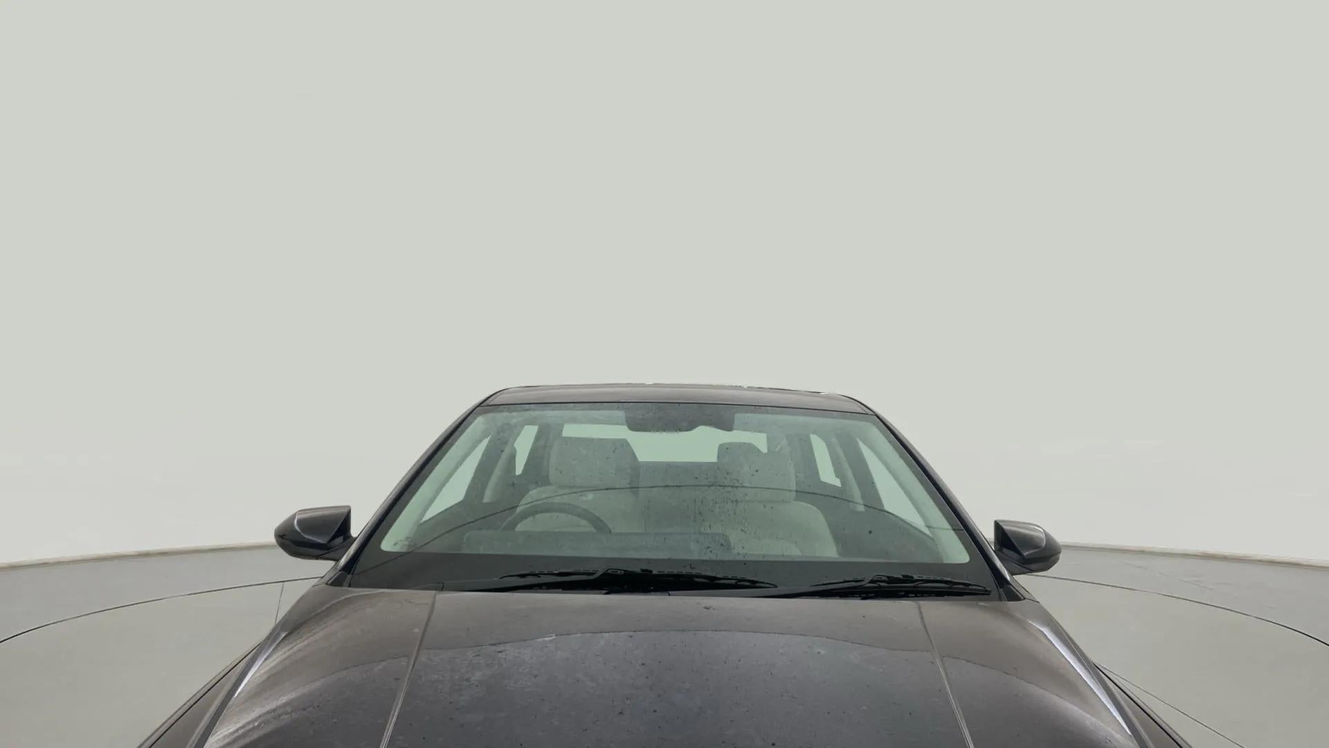 Front view of a Hyundai Verna