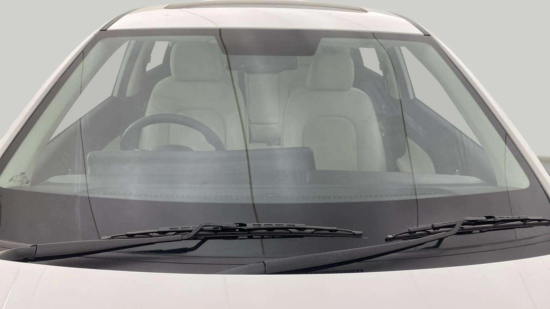 Windscreen and dashboard view of a Hyundai Verna