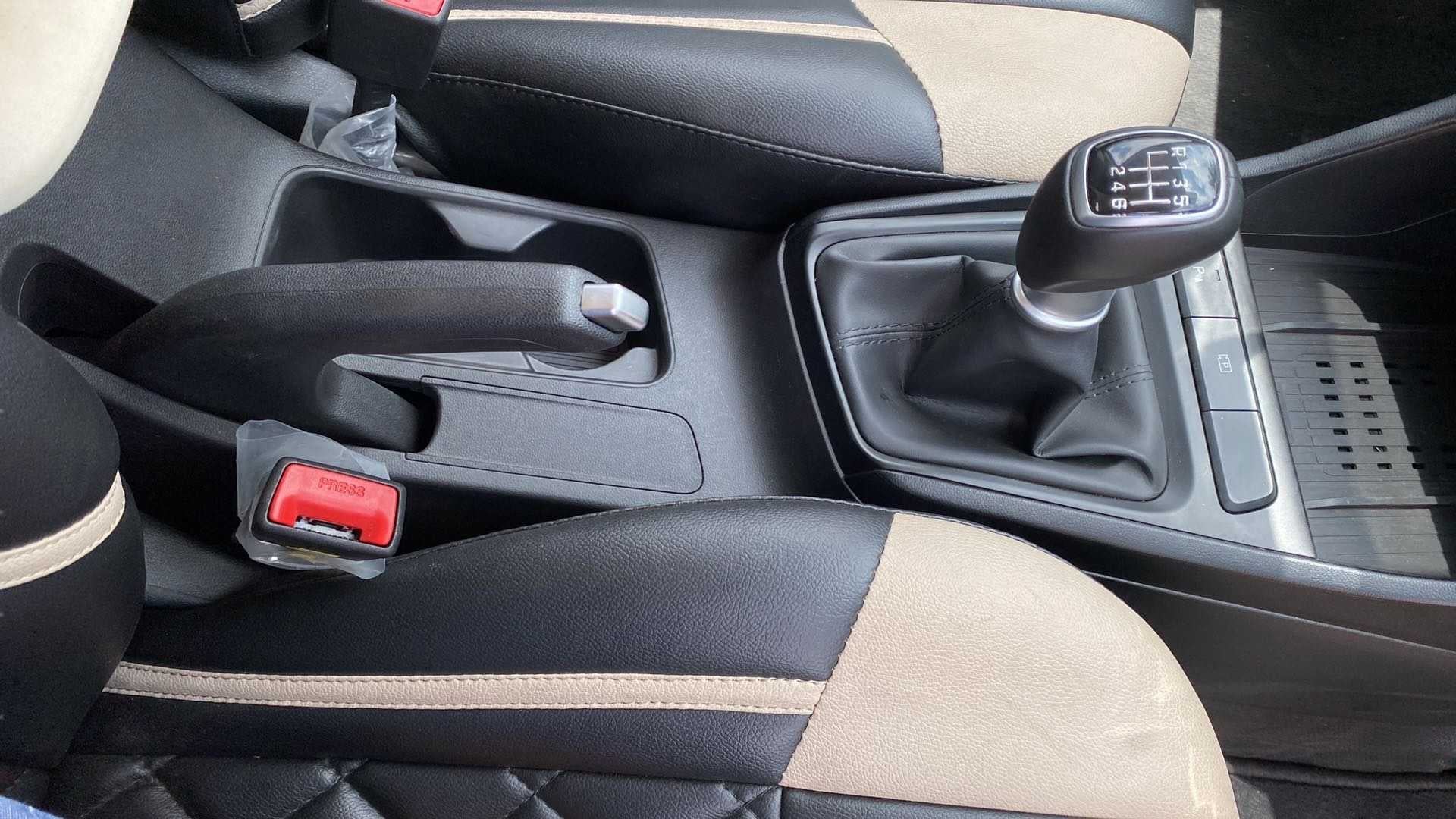 Center console view of a Hyundai Verna