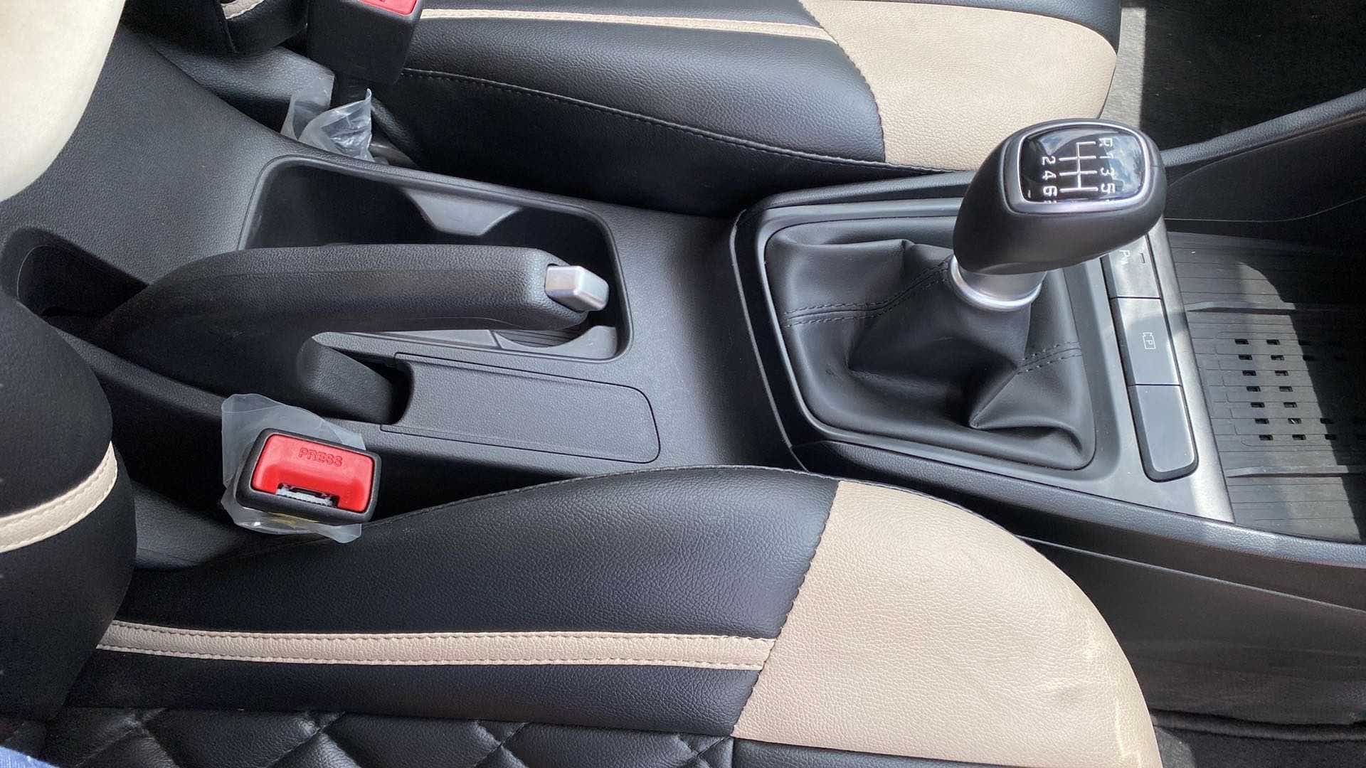 Center console view of a Hyundai Verna