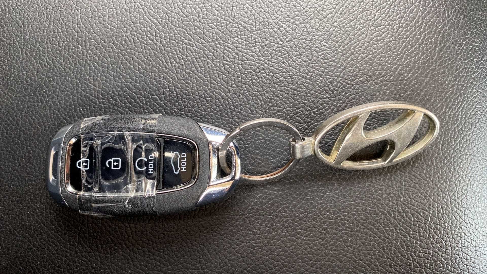 Key fob and keychain of a Hyundai Verna