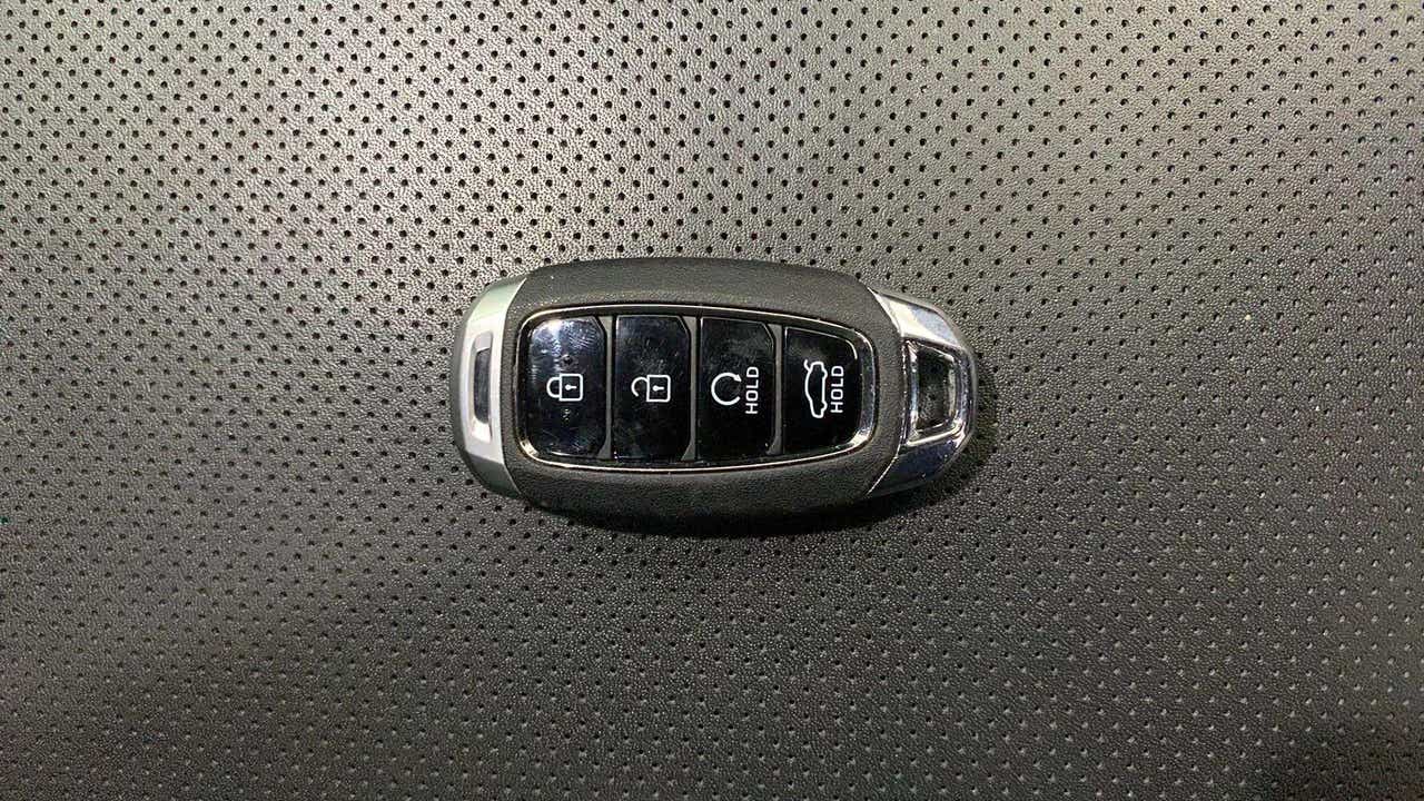 Car key fob of a Hyundai Verna