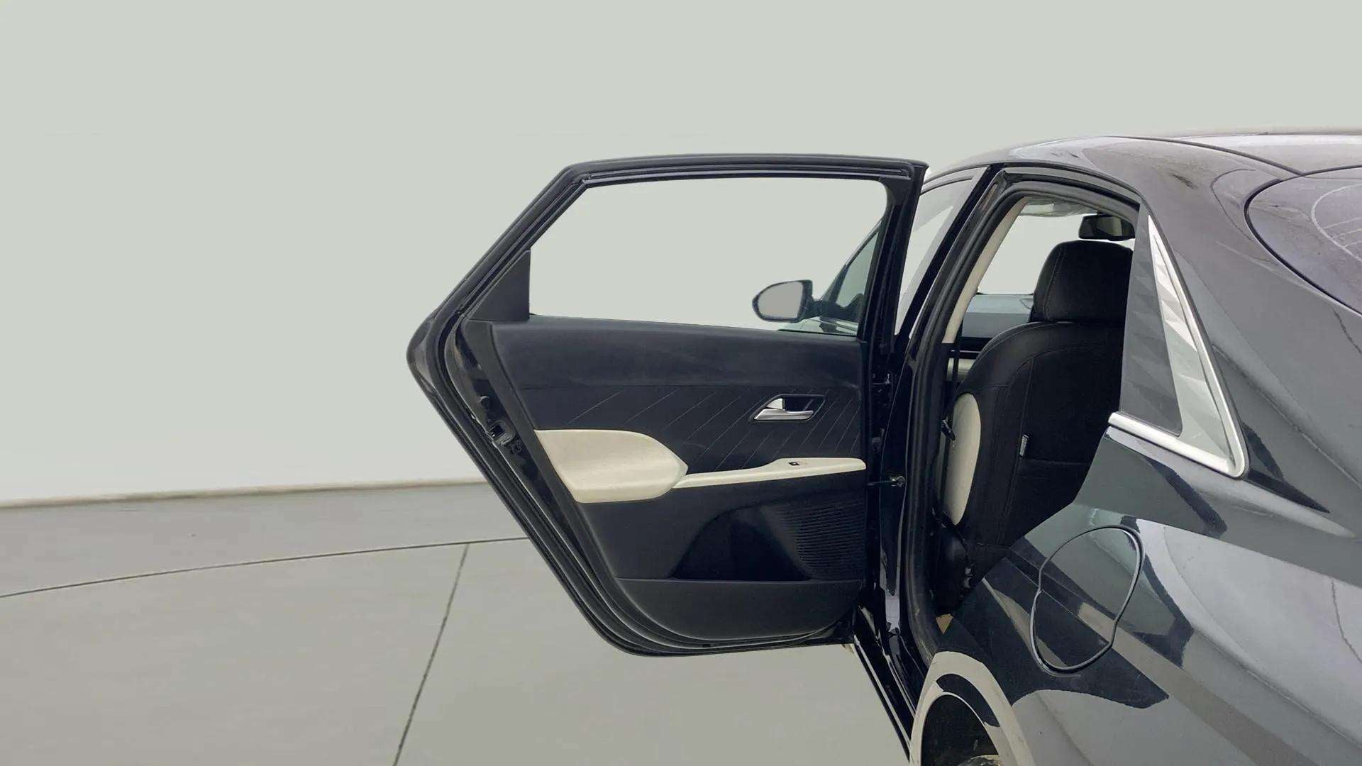 Rear door and back seat of a Hyundai Verna