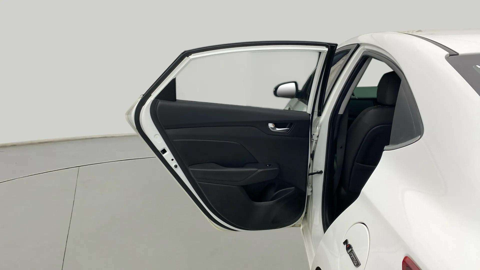 Rear left door of a Hyundai Verna