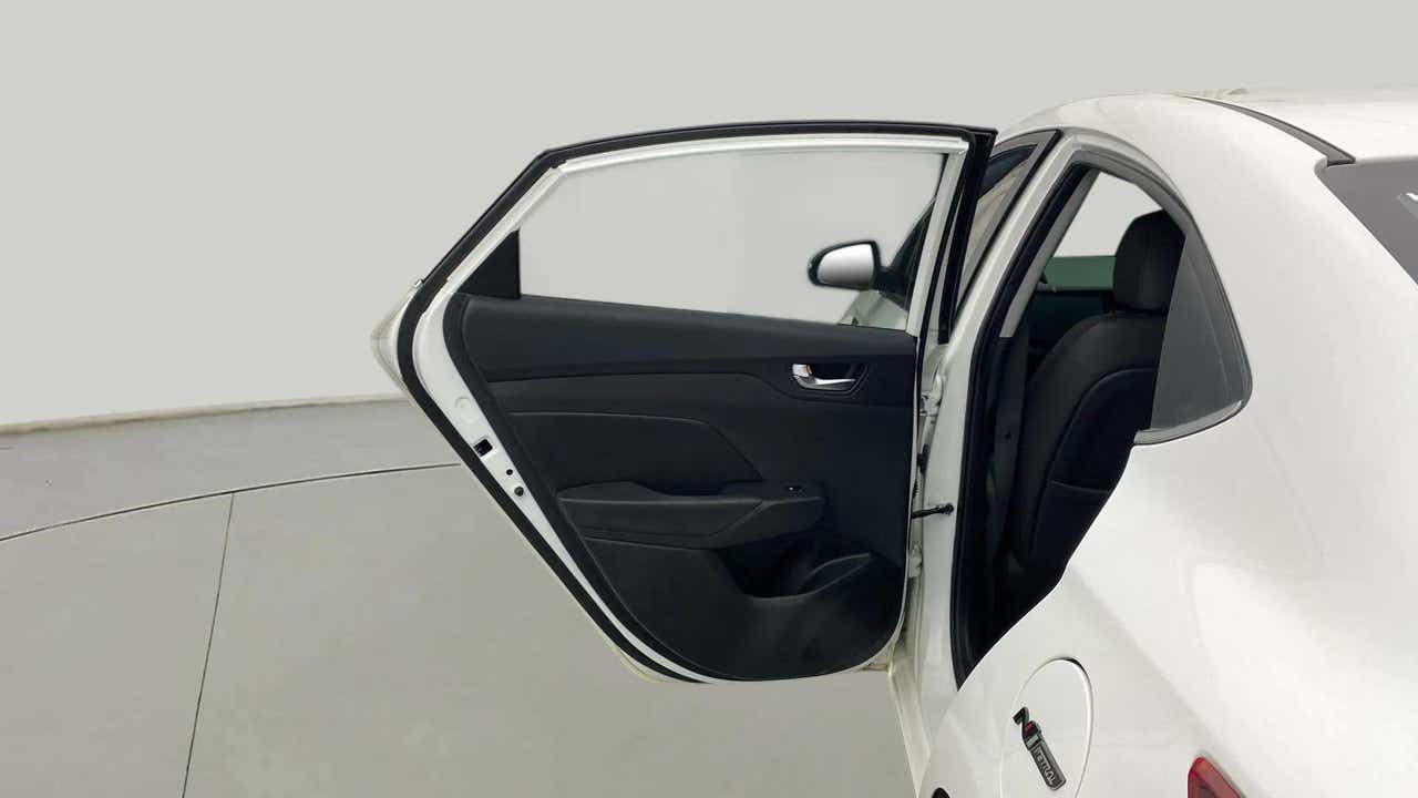 Rear left door of a Hyundai Verna
