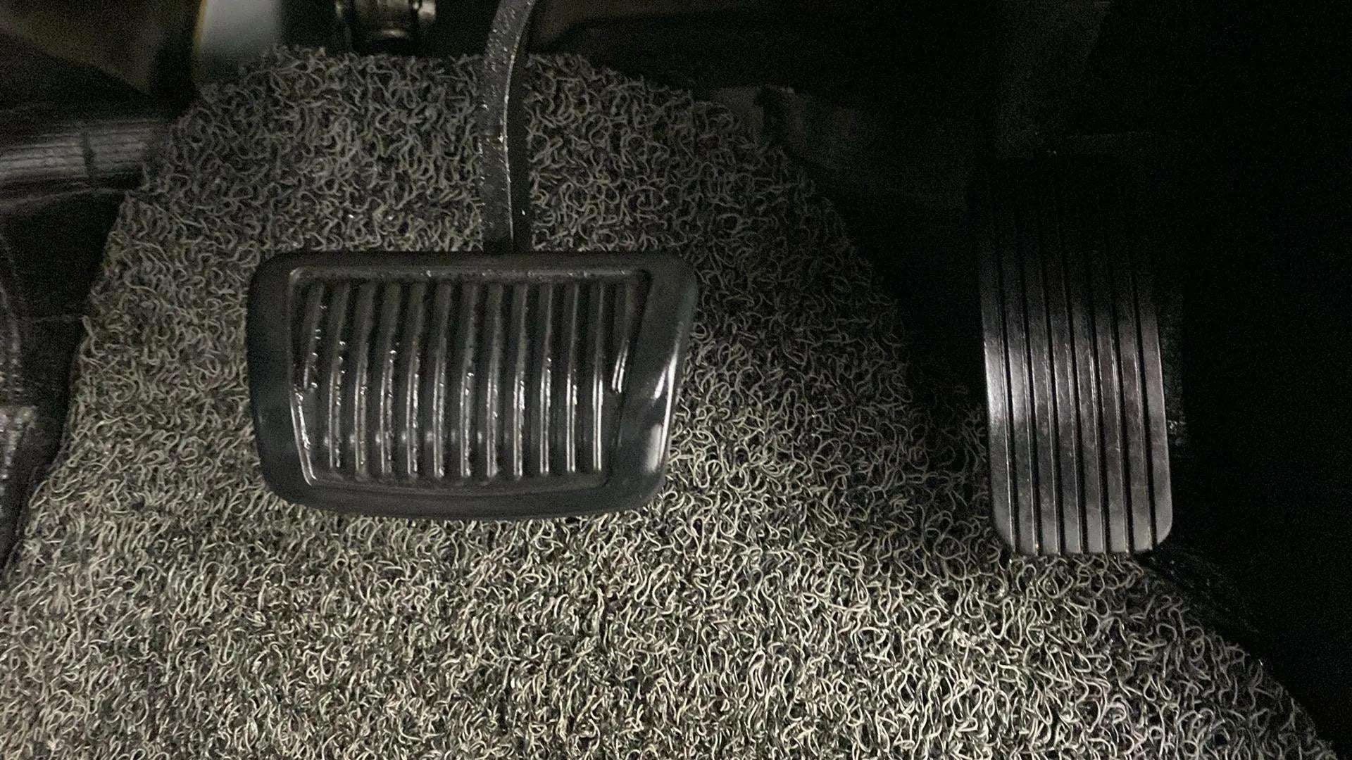 Foot pedal area of a Hyundai Verna
