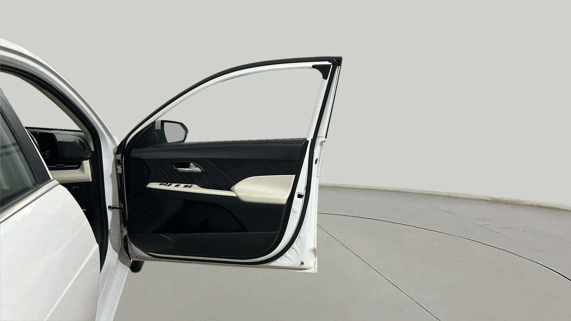 Driver side door area of a Hyundai Verna