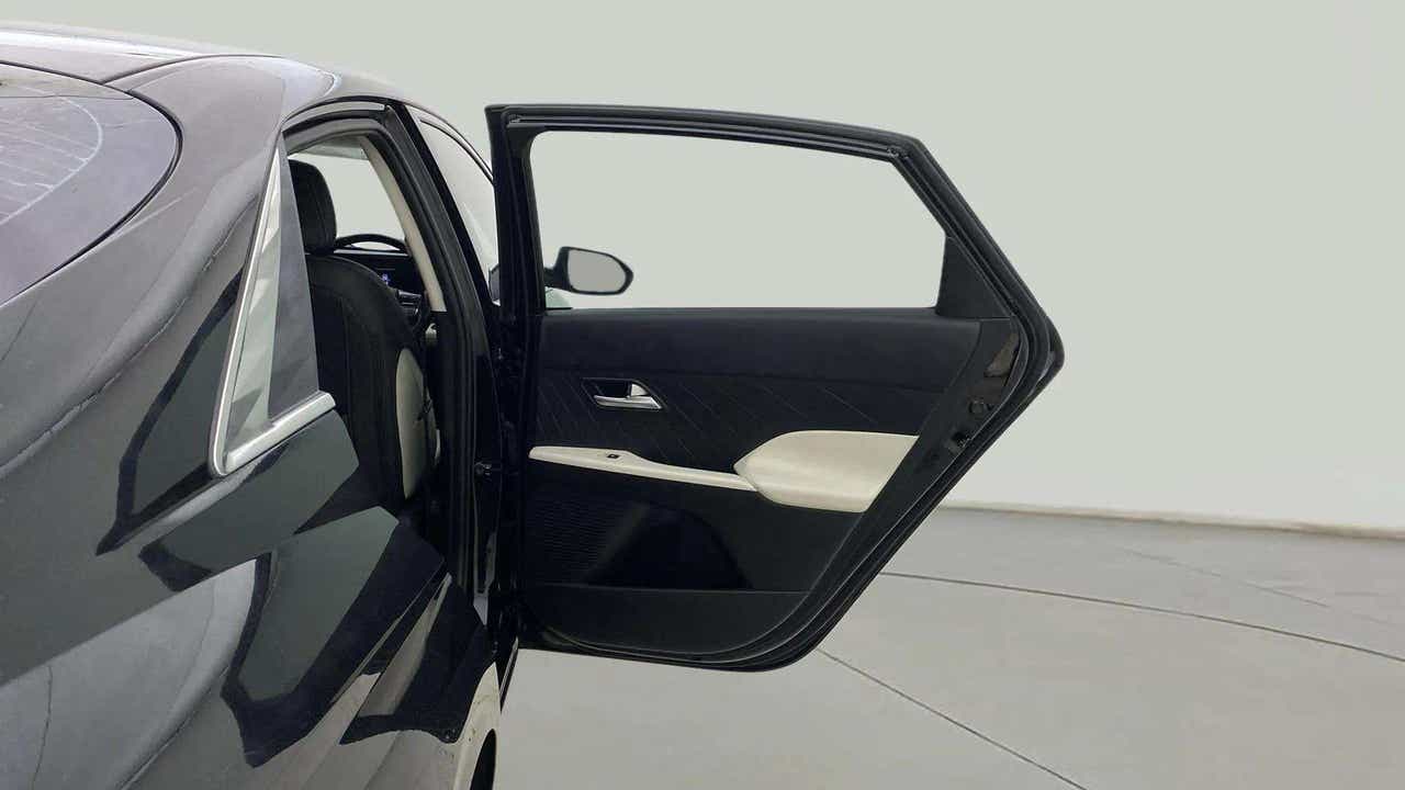 Rear left door of a Hyundai Verna