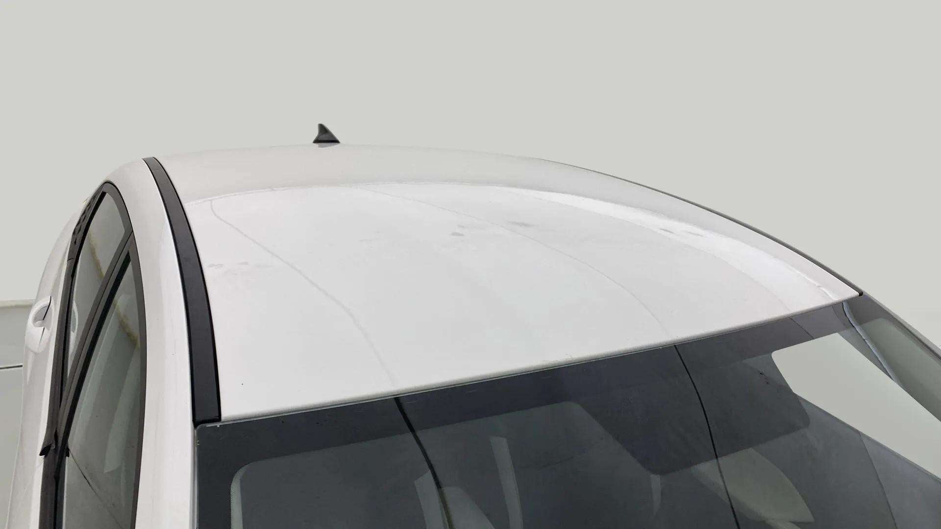 Roof view of a Hyundai Verna