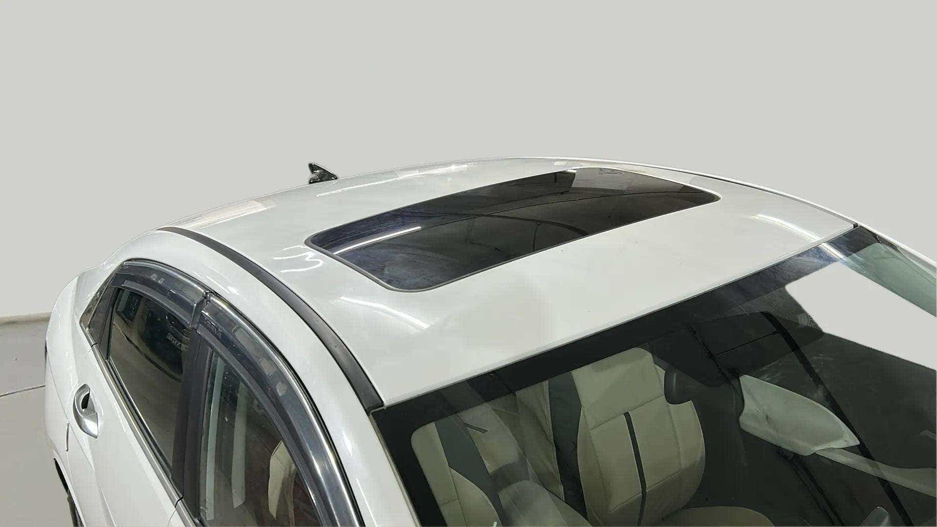 Sunroof view of a Hyundai Verna
