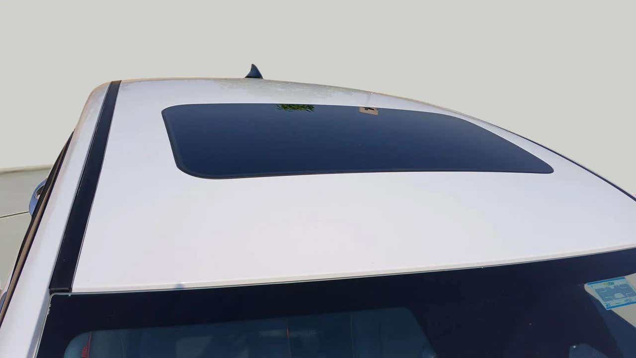 Sunroof view of a Hyundai Verna