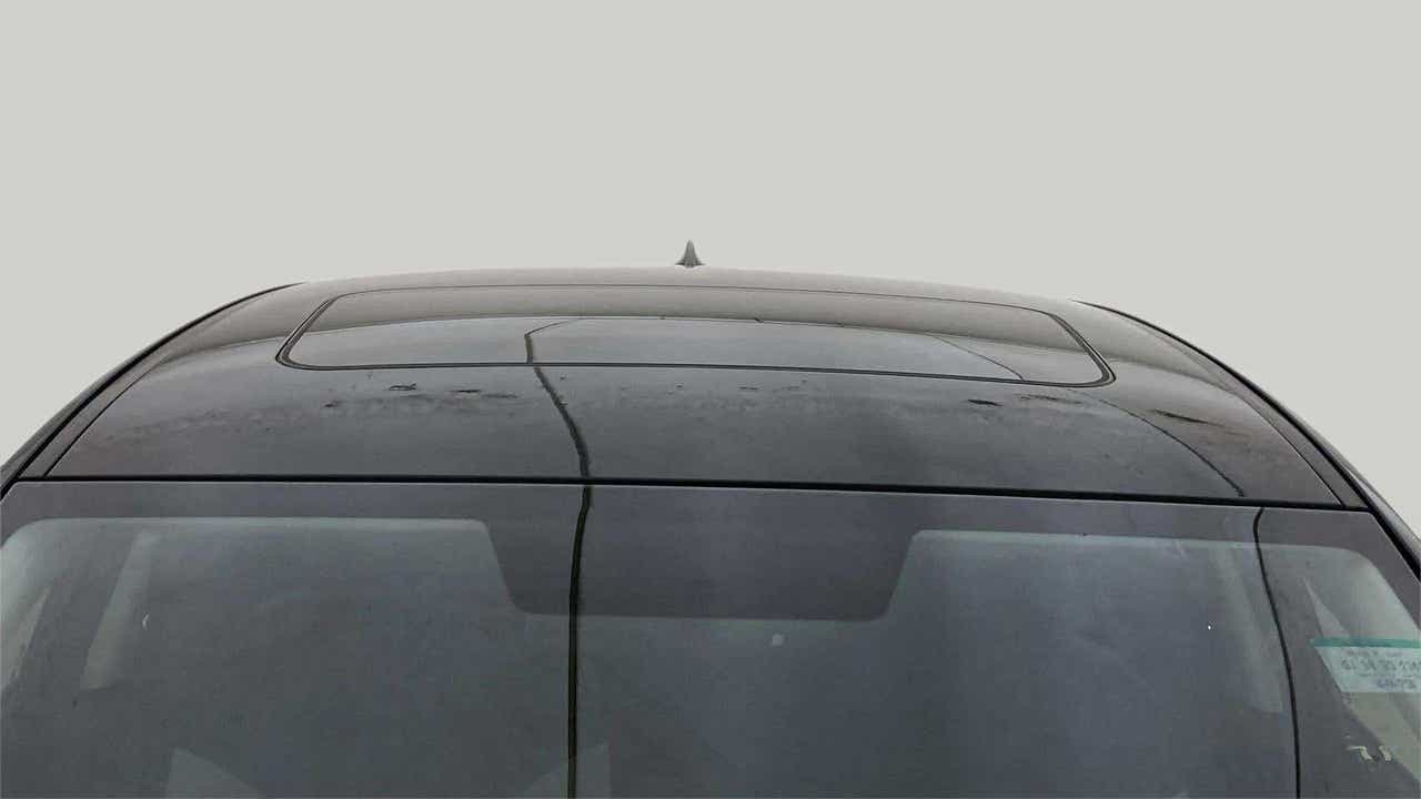 Sunroof view of a Hyundai Verna