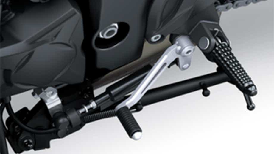 Close-up of footpeg and shifter area of Kawasaki Z1100