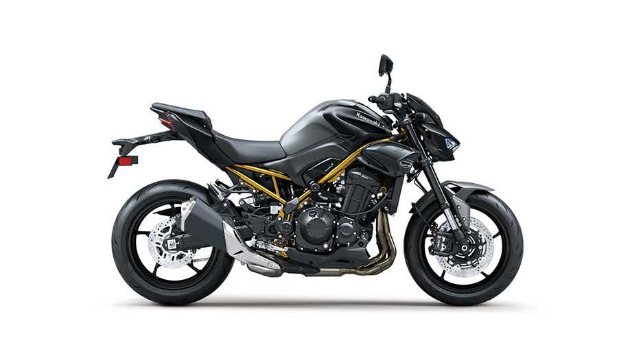 Side view of a kawasaki z900