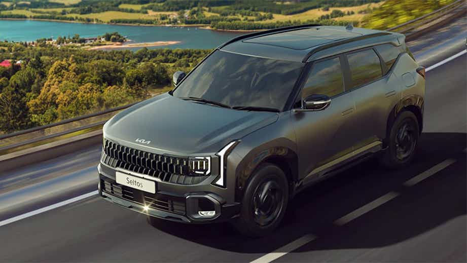 Front three-quarter view of a Kia Seltos Facelift