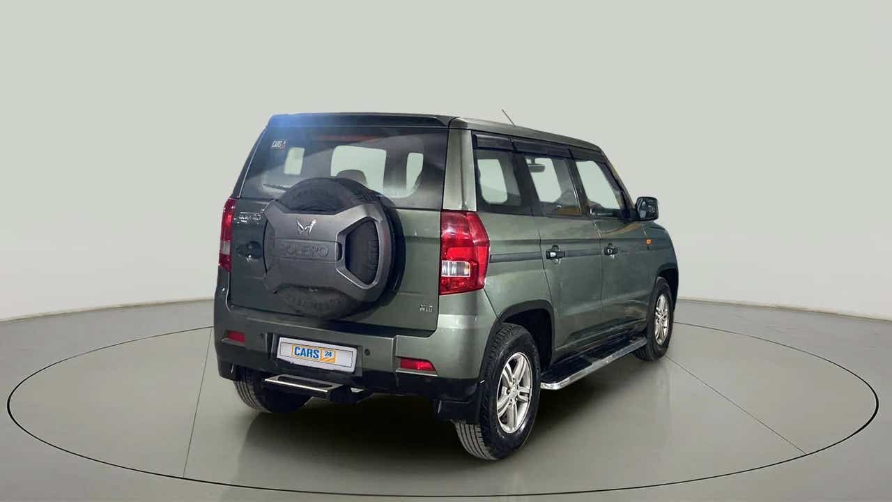 Rear three-quarter view of a Mahindra Bolero Neo