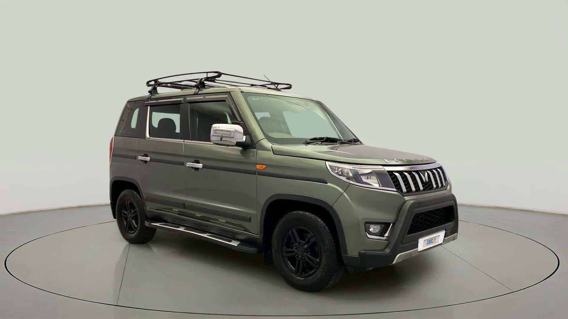 Front three-quarter view of a Mahindra Bolero Neo