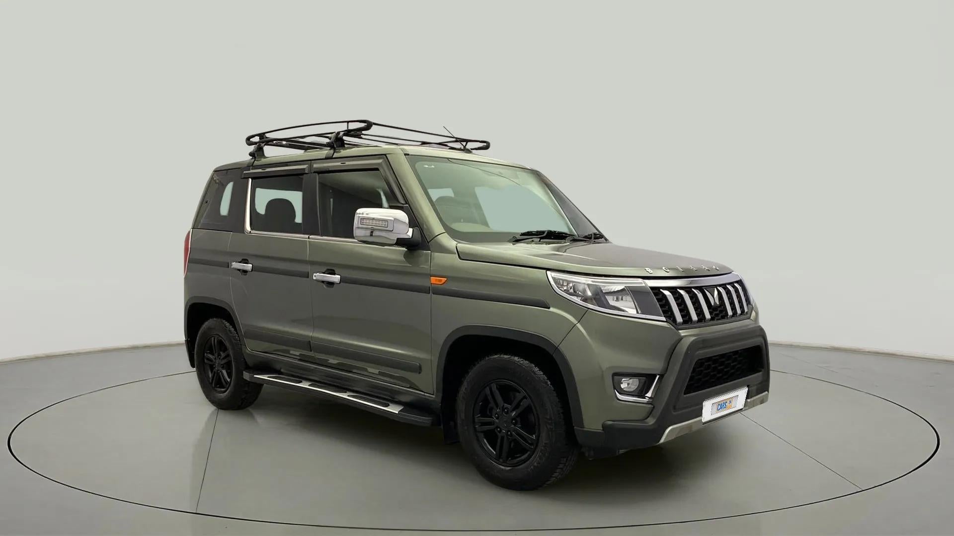 Front three-quarter view of a Mahindra Bolero Neo