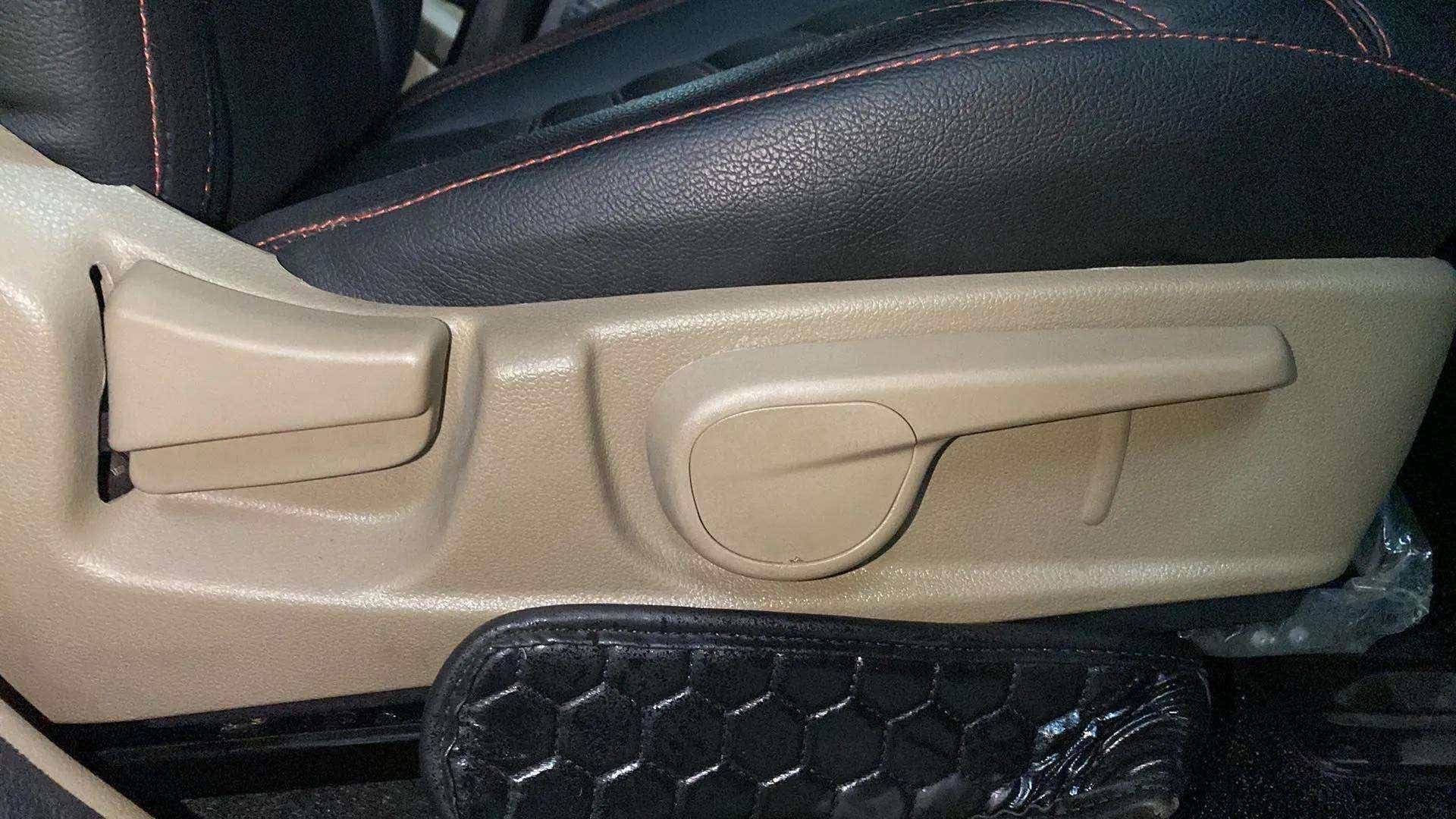 Seat and seat adjustment lever of a Mahindra Bolero Neo