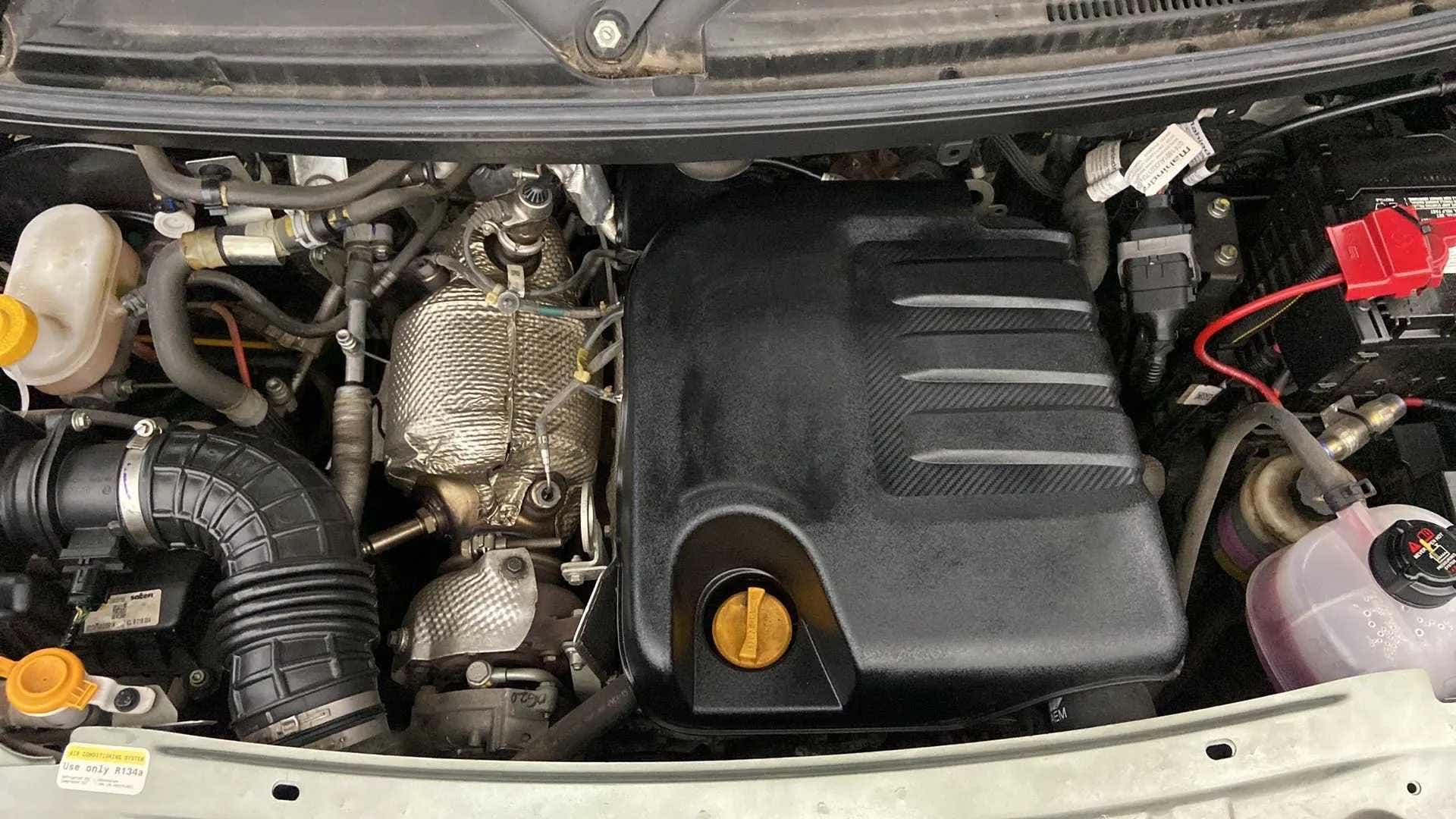 Engine bay of a Mahindra Bolero Neo