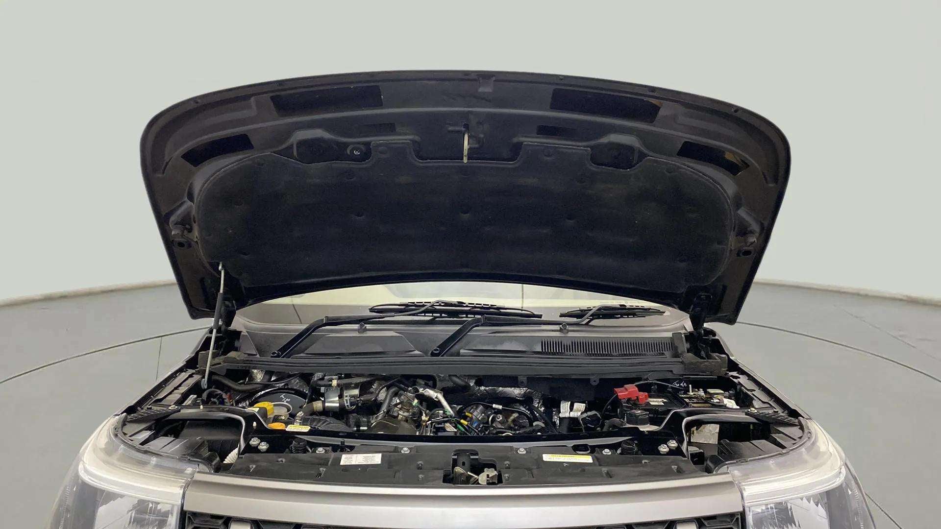 Engine bay of a Mahindra Bolero Neo