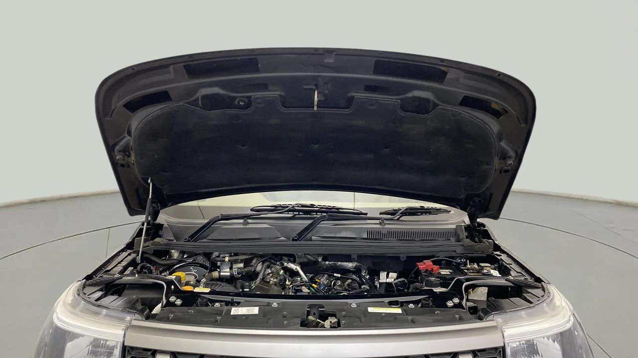 Engine bay of a Mahindra Bolero Neo