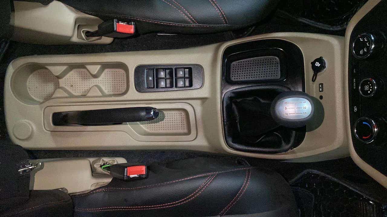 Center console and gear lever of a Mahindra Bolero Neo