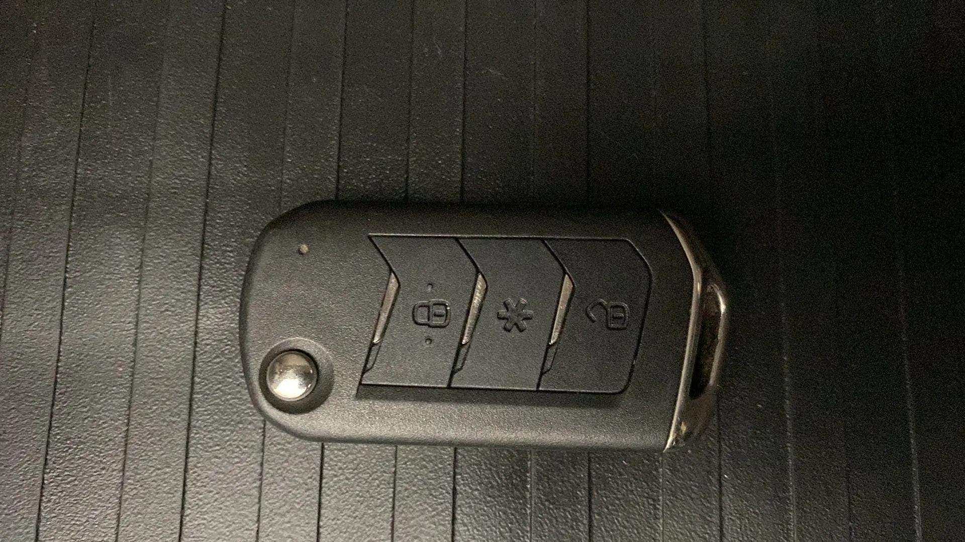 Close-up of a car key of a Mahindra Bolero Neo