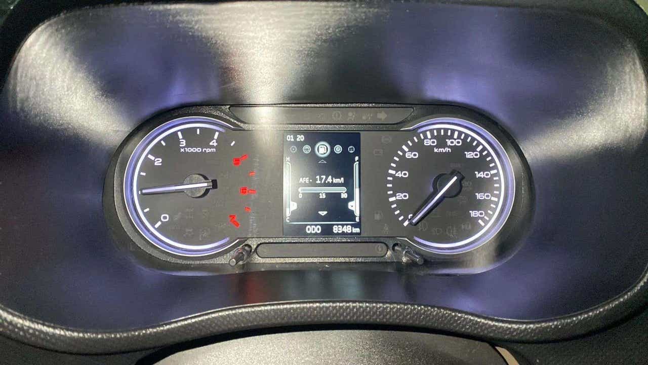 Instrument cluster of a Mahindra Bolero Neo