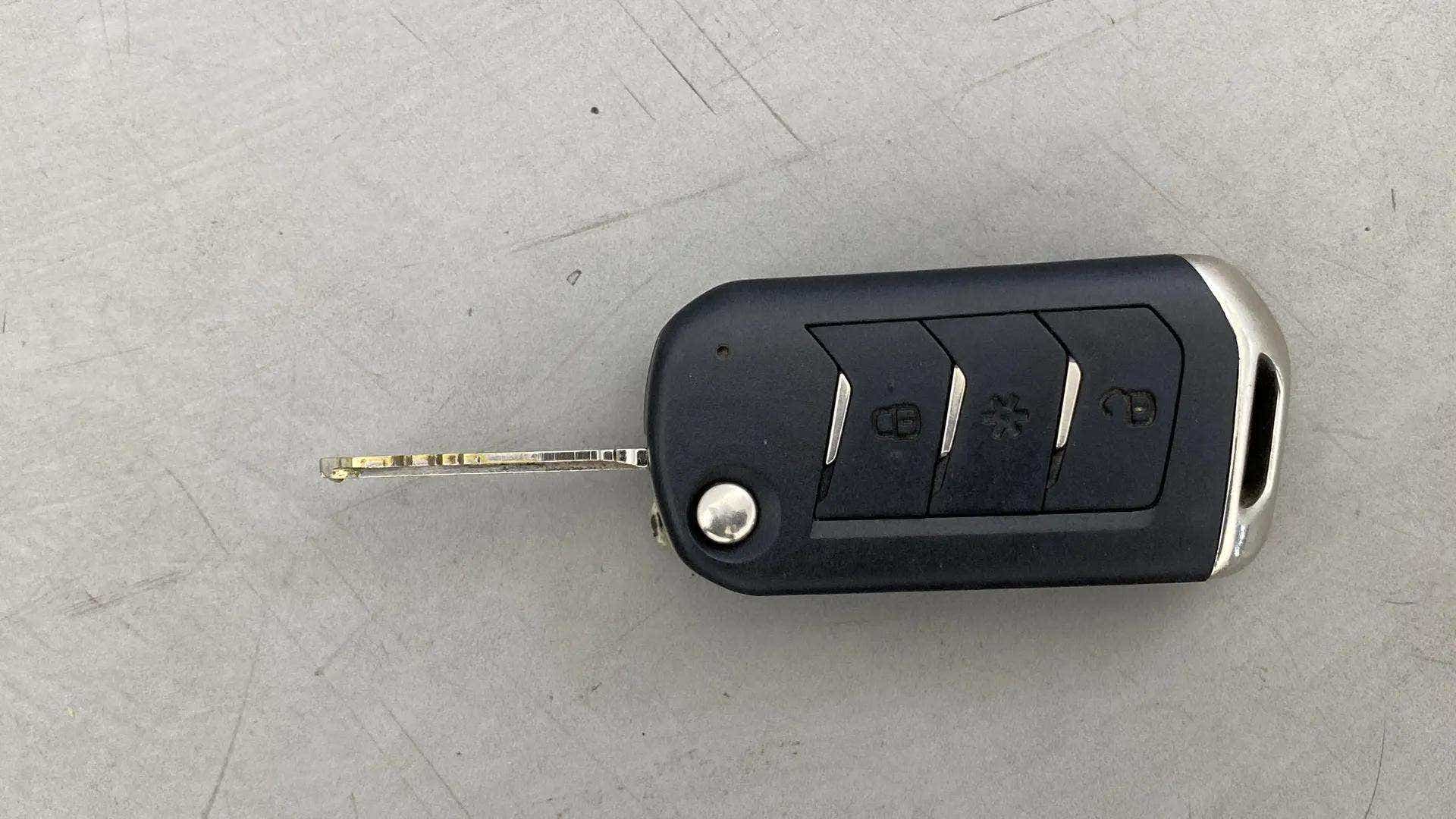 Car key fob of a Mahindra Bolero