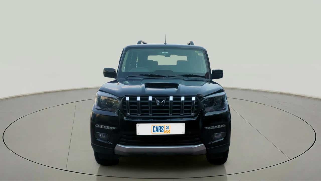 Front view of a Mahindra Scorpio Classic