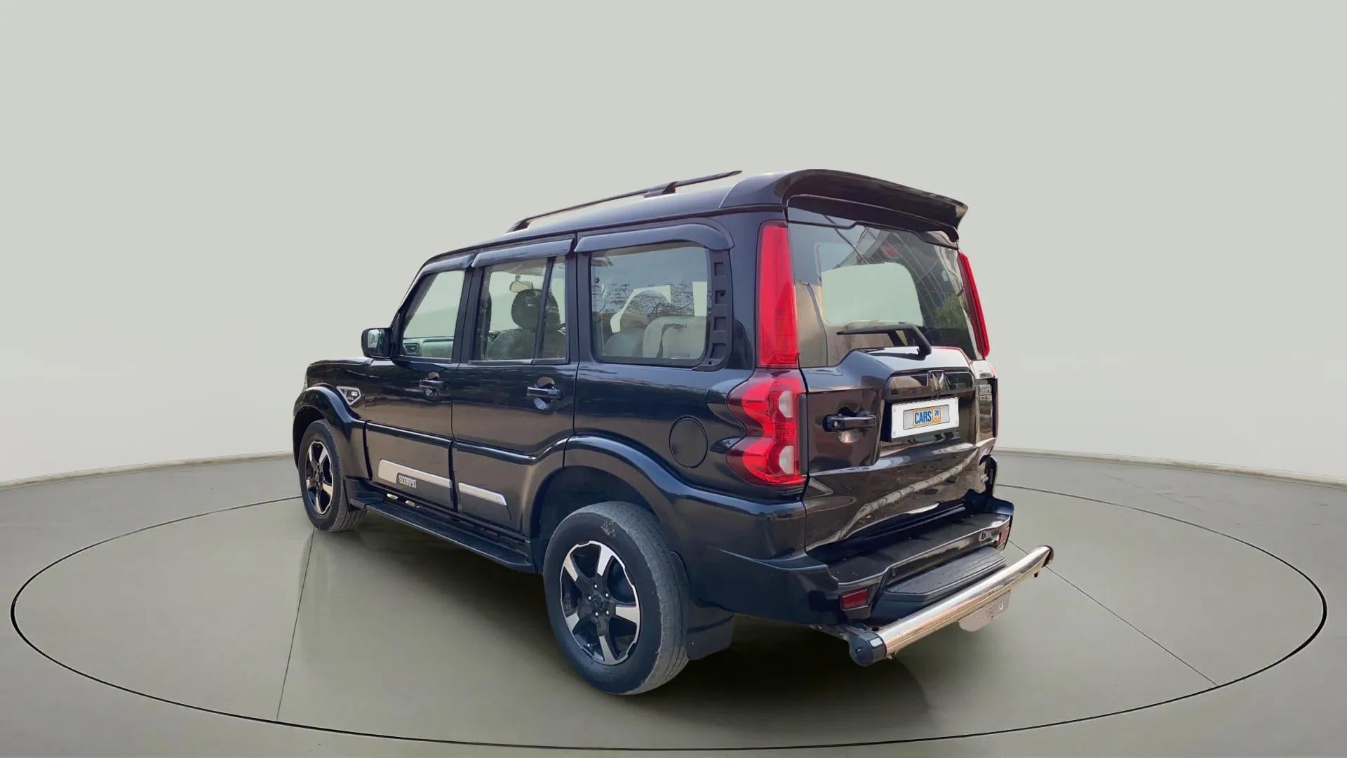 Rear three-quarter view of a Mahindra Scorpio Classic