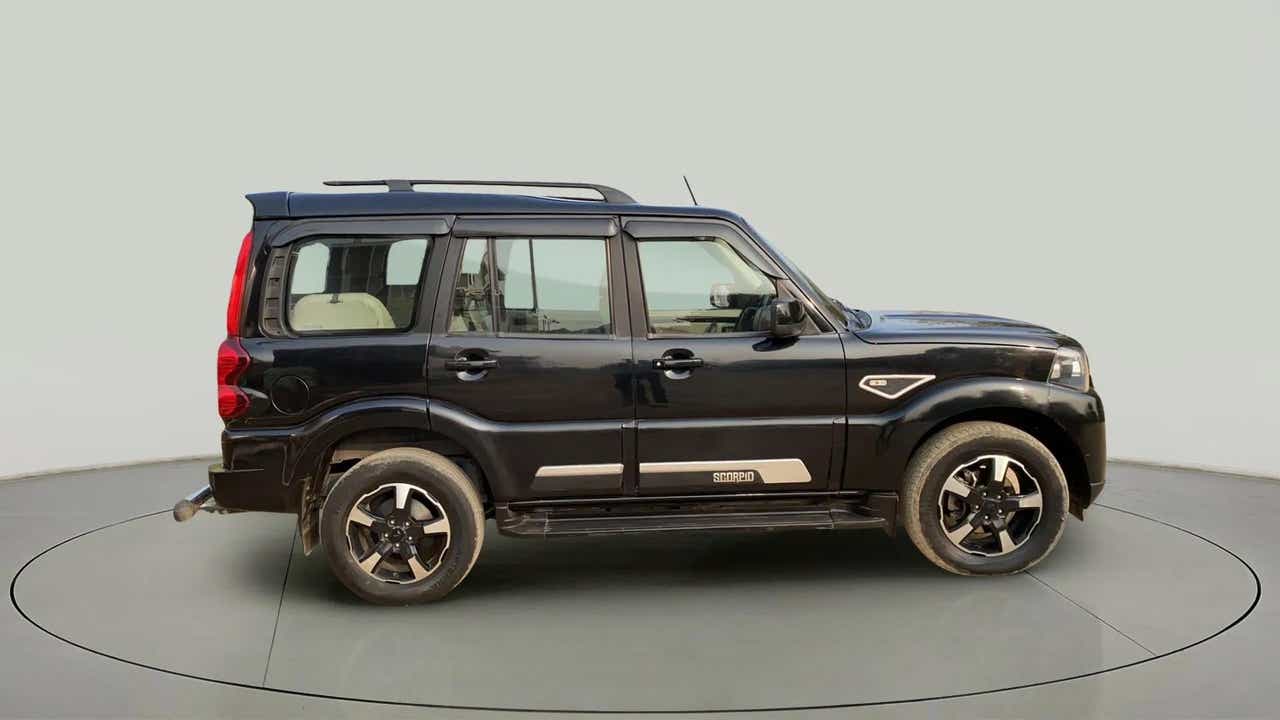 Side view of a Mahindra Scorpio Classic