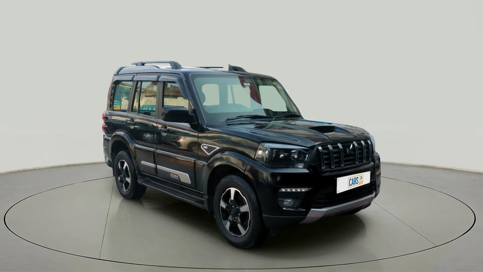 Front three-quarter of a Mahindra Scorpio Classic