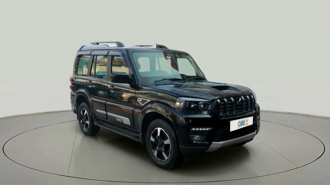 Front three-quarter view of a Mahindra Scorpio Classic