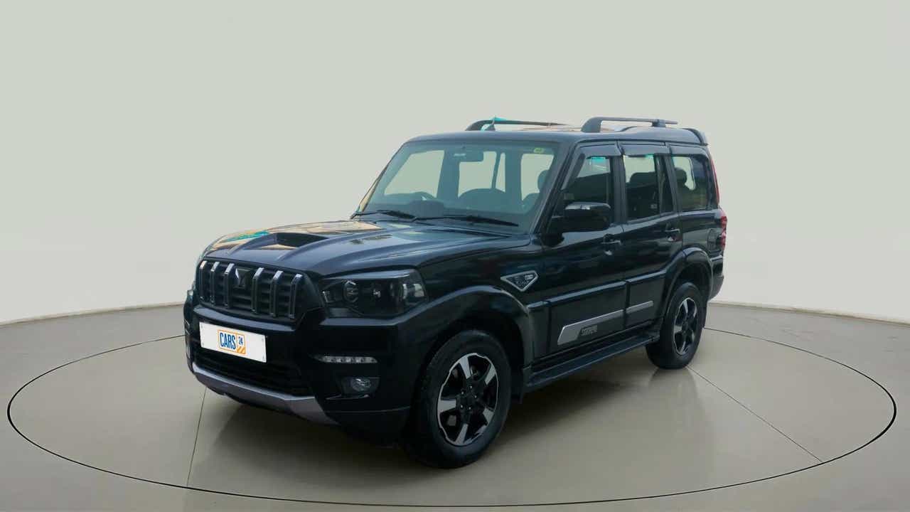 Front three-quarter view of a Mahindra Scorpio Classic