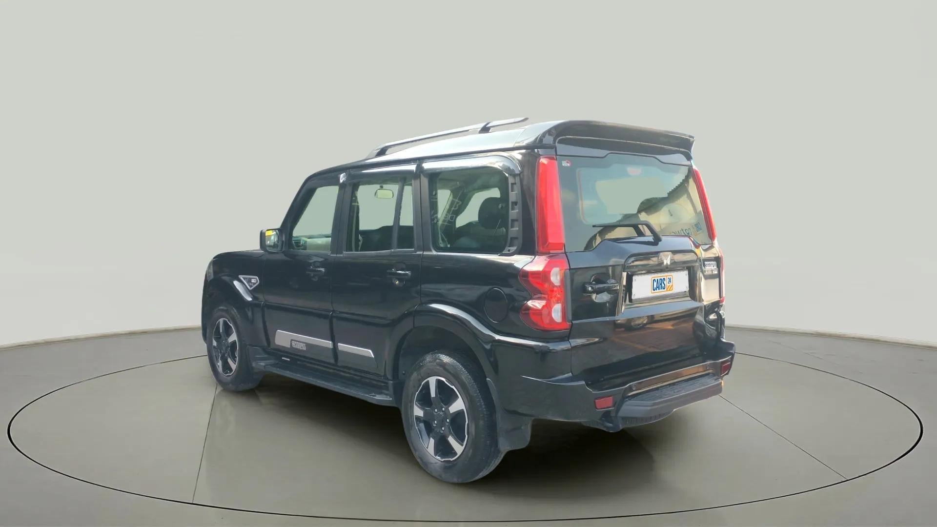 Rear three-quarter view of a Mahindra Scorpio Classic