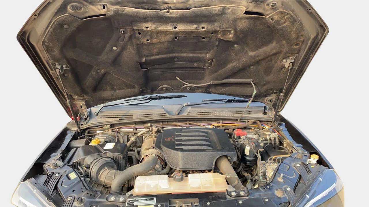 Engine bay of a Mahindra Scorpio Classic