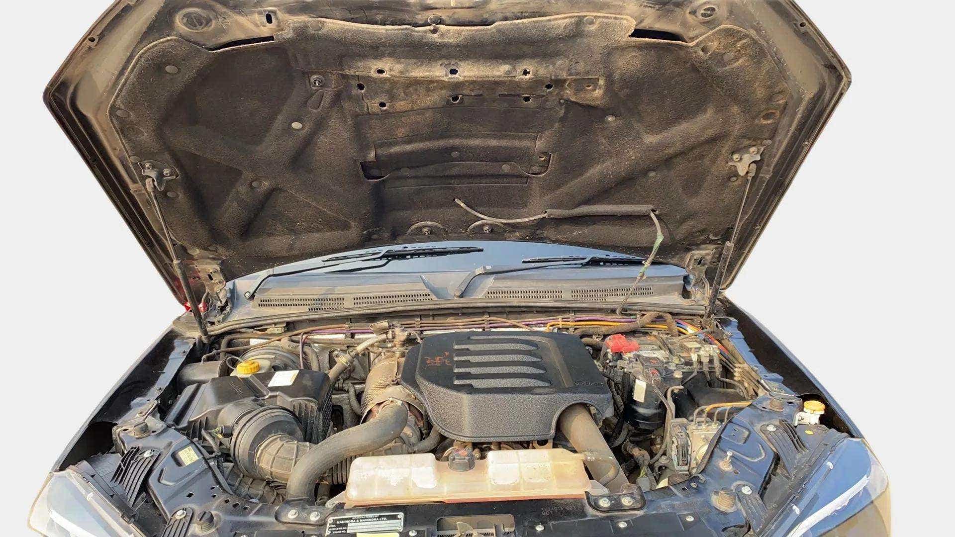 Engine bay of a Mahindra Scorpio Classic