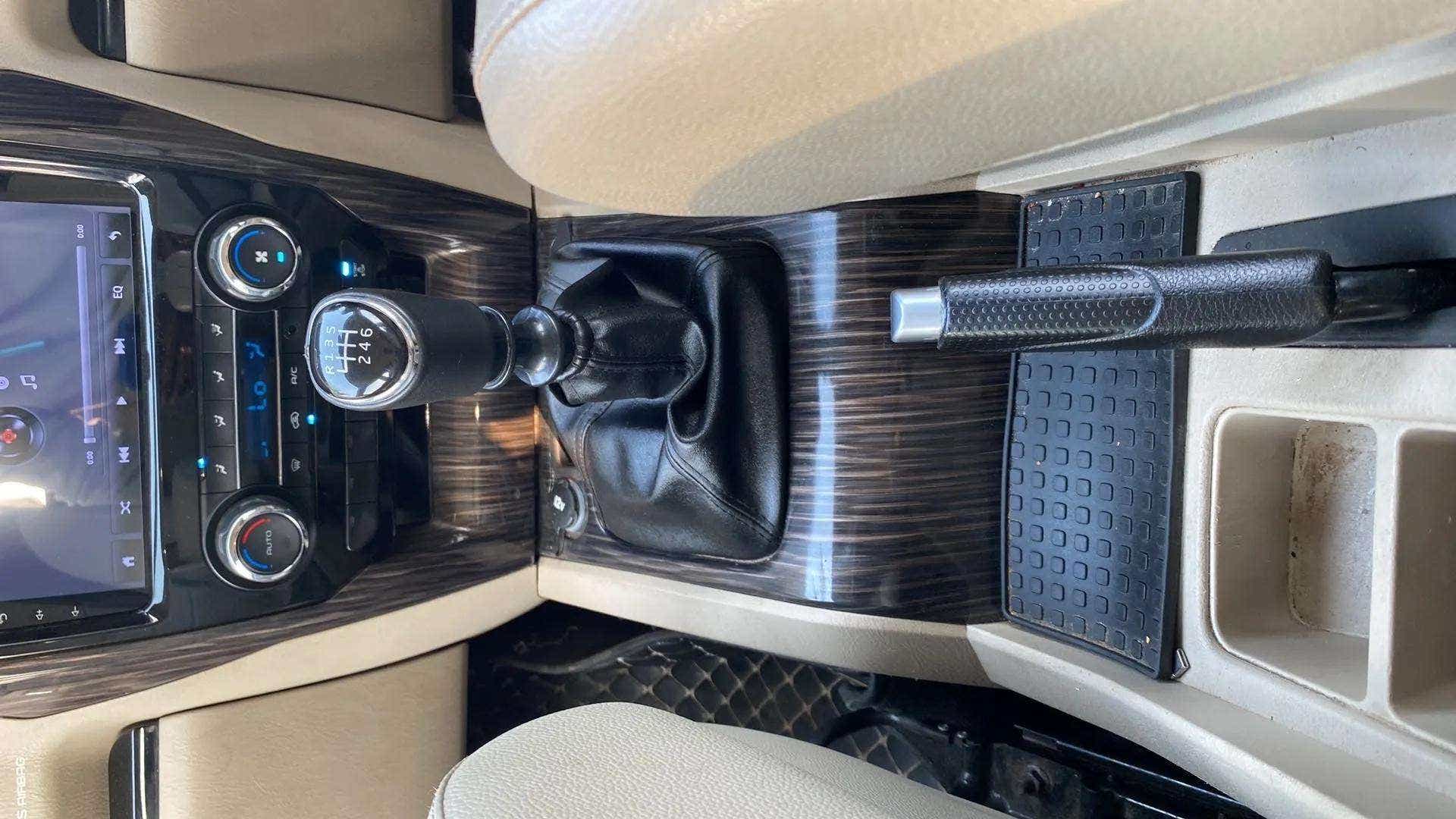 Gear lever and center console of a Mahindra Scorpio Classic