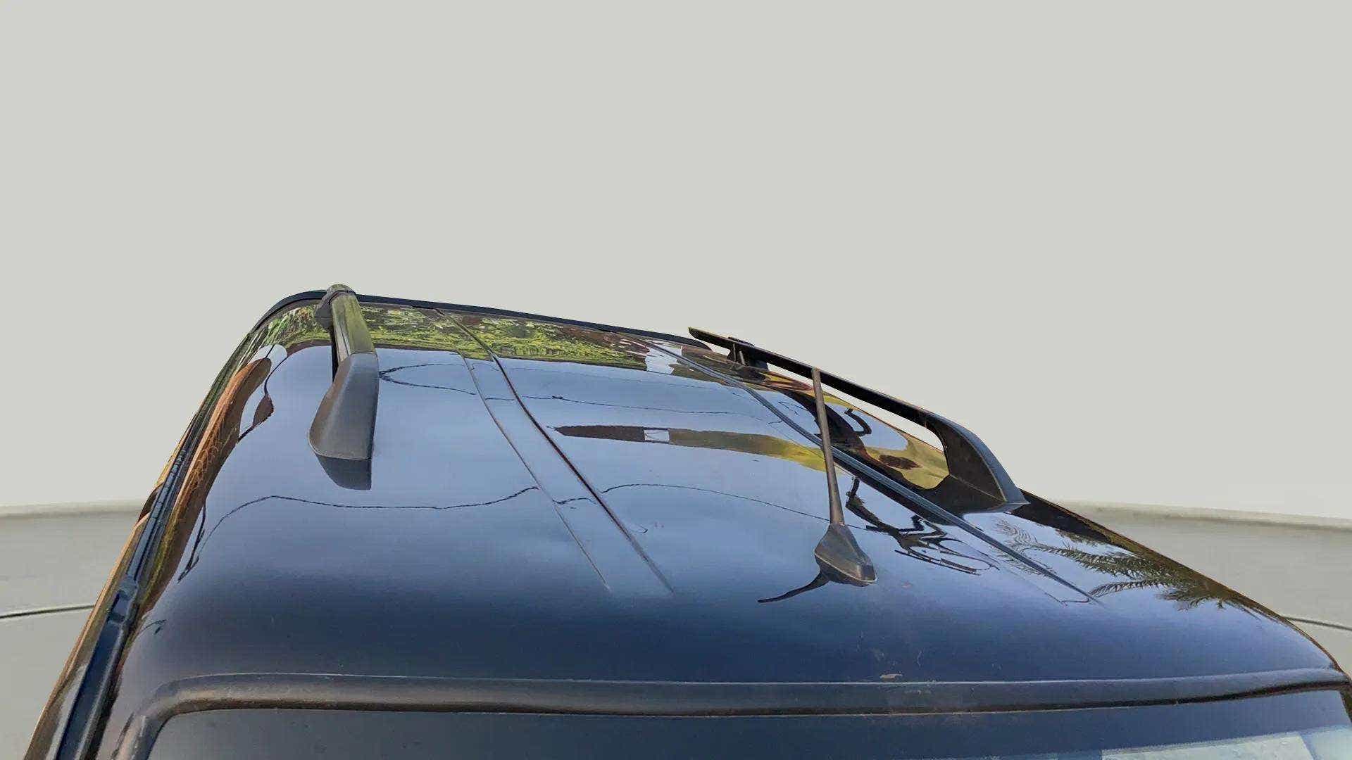 Roof rail close-up of a Mahindra Scorpio Classic