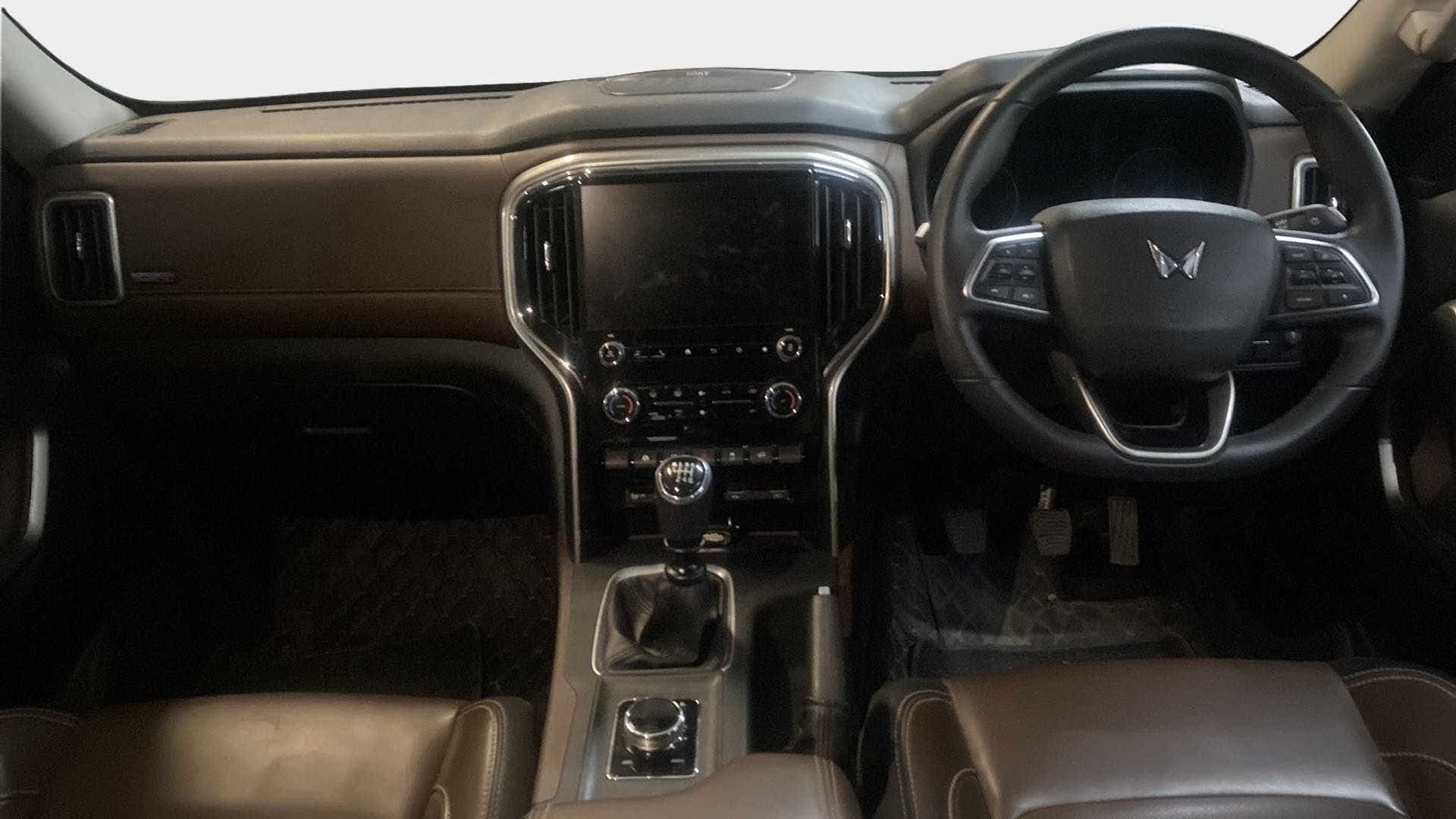 Dashboard and steering wheel of a Mahindra Scorpio-N