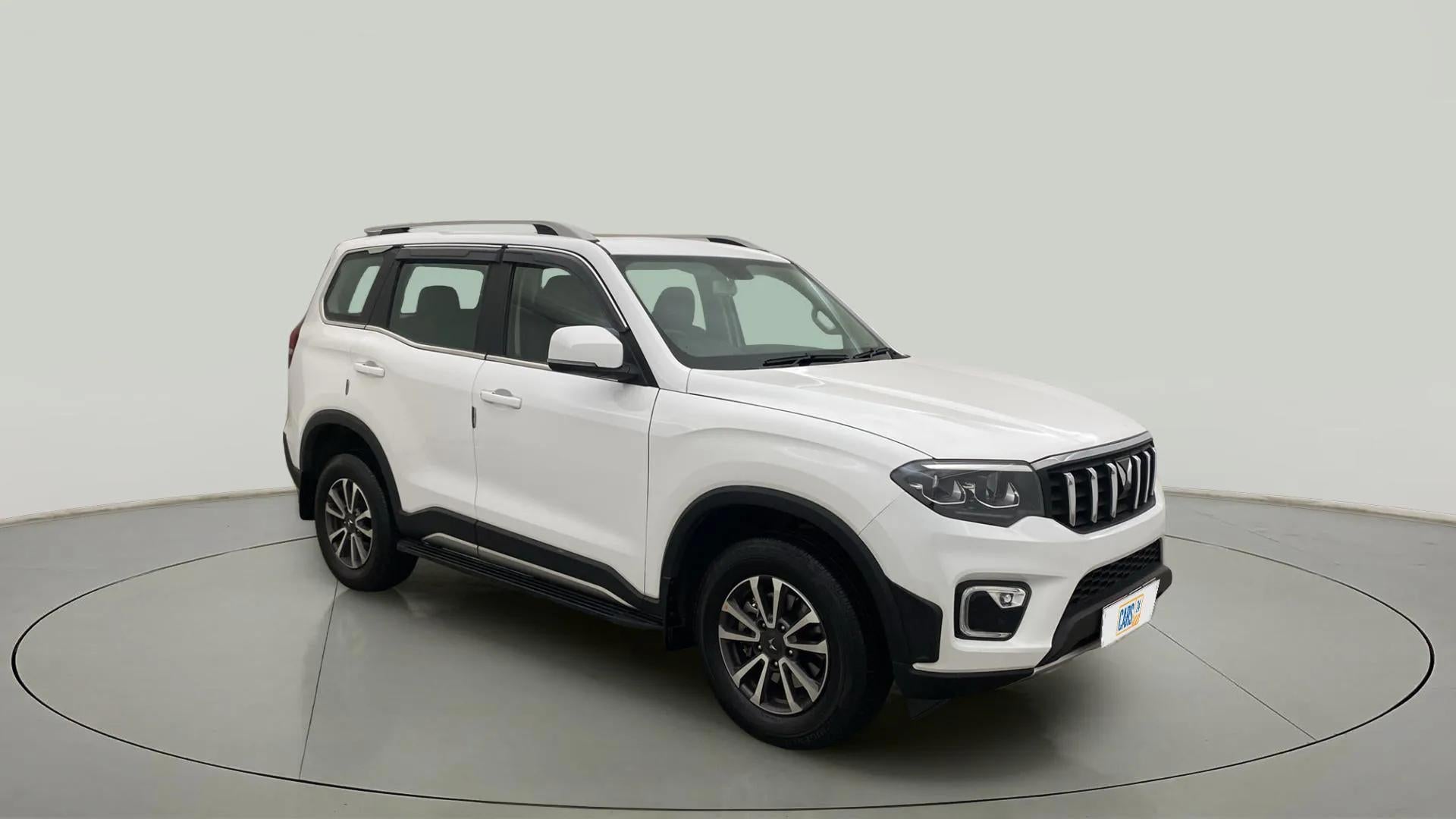 Front three-quarter view of a Everest White Mahindra Scorpio-N