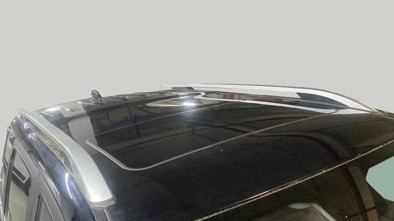 Sunroof and roof rails of a Mahindra Scorpio-N