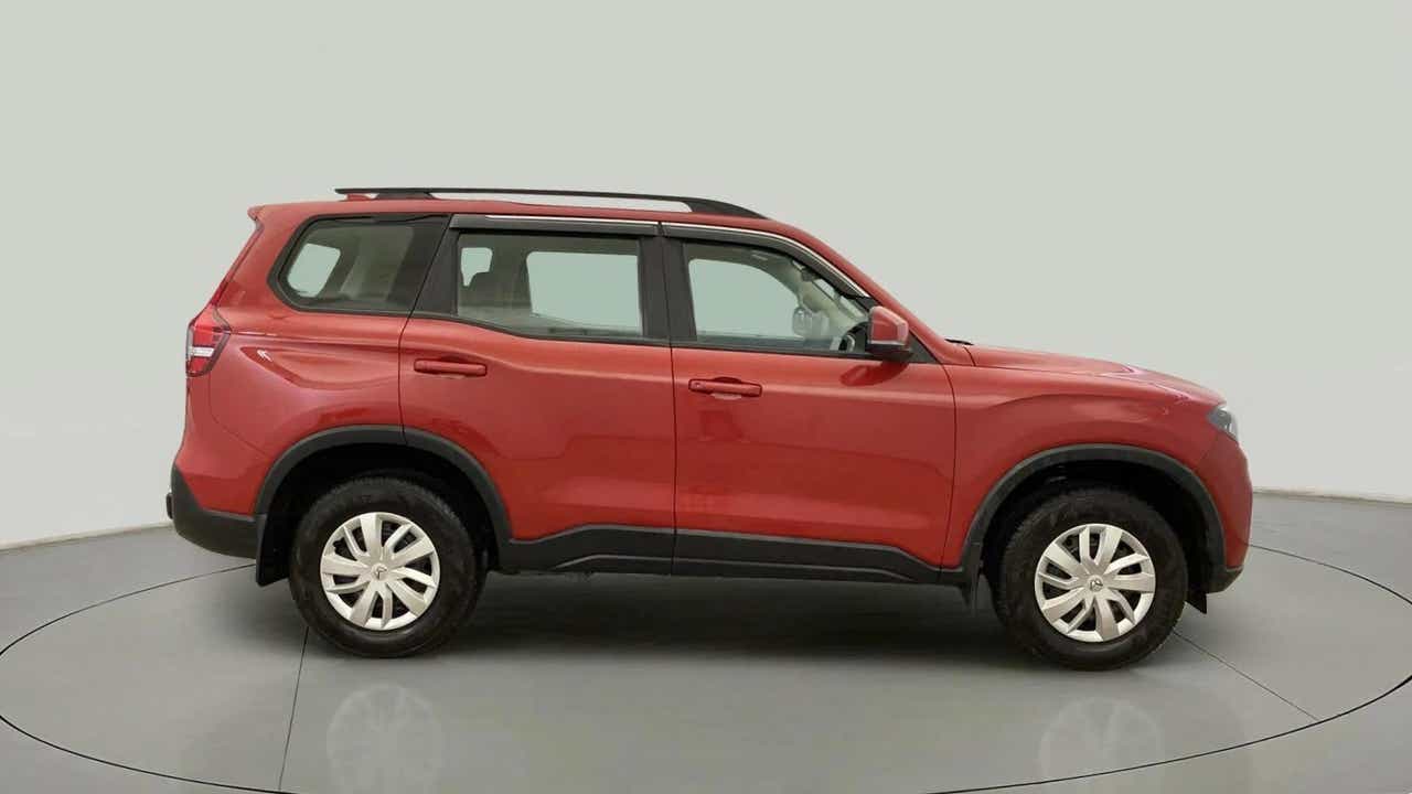 Side profile of a Mahindra Scorpio-N