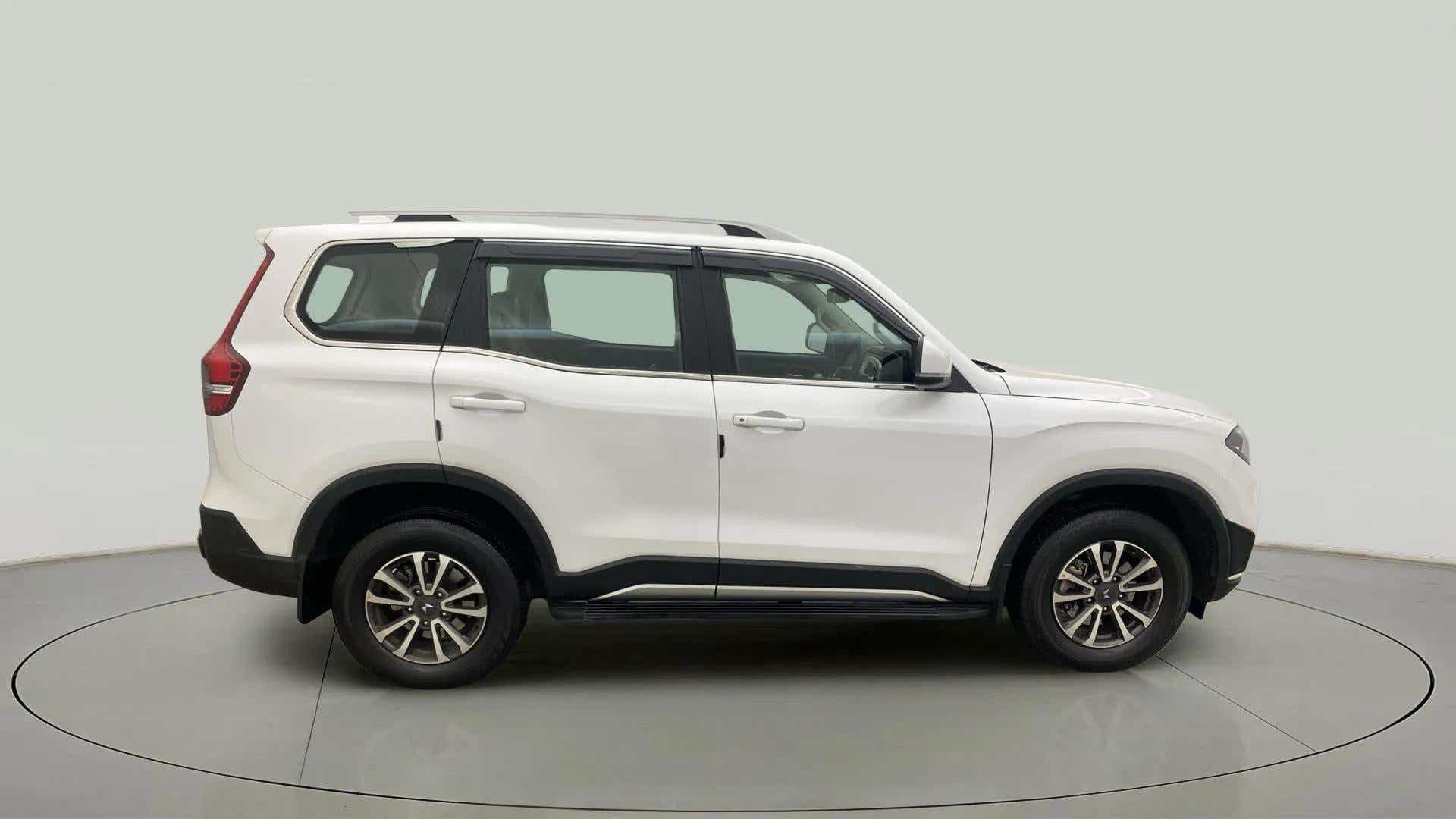 Side view of a Everest White Mahindra Scorpio-N