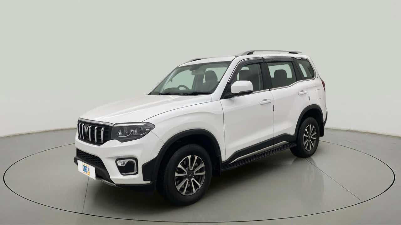 Front three-quarter view of a Everest White Mahindra Scorpio-N