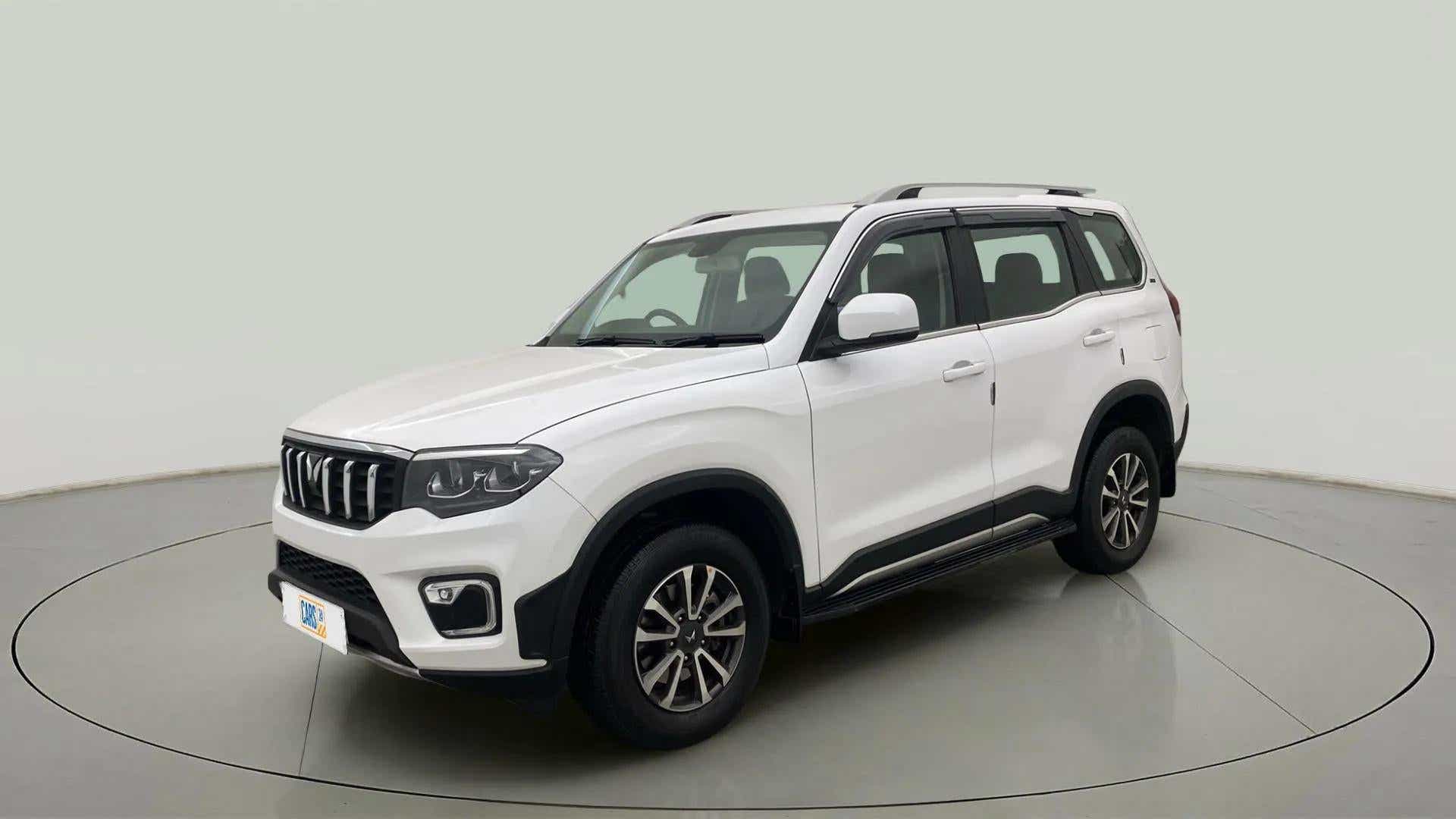 Front three-quarter view of a Everest White Mahindra Scorpio-N