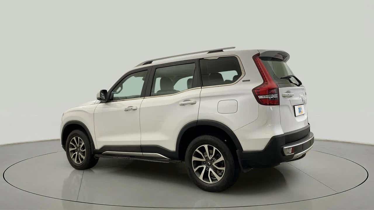 Rear three-quarter view of a Everest White Mahindra Scorpio-N